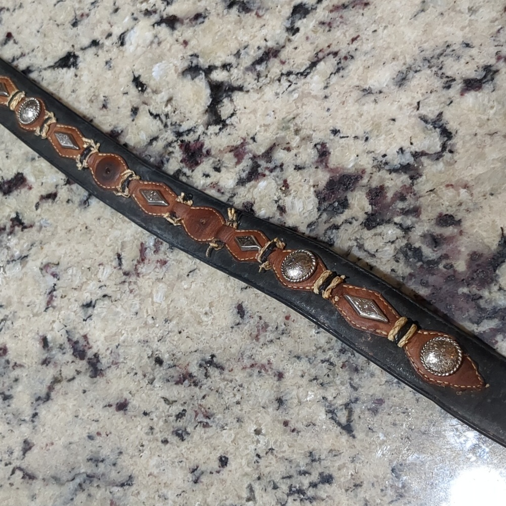 Justin Boots Silver Concho Rawhide Leather Belt - Picture 3 of 6